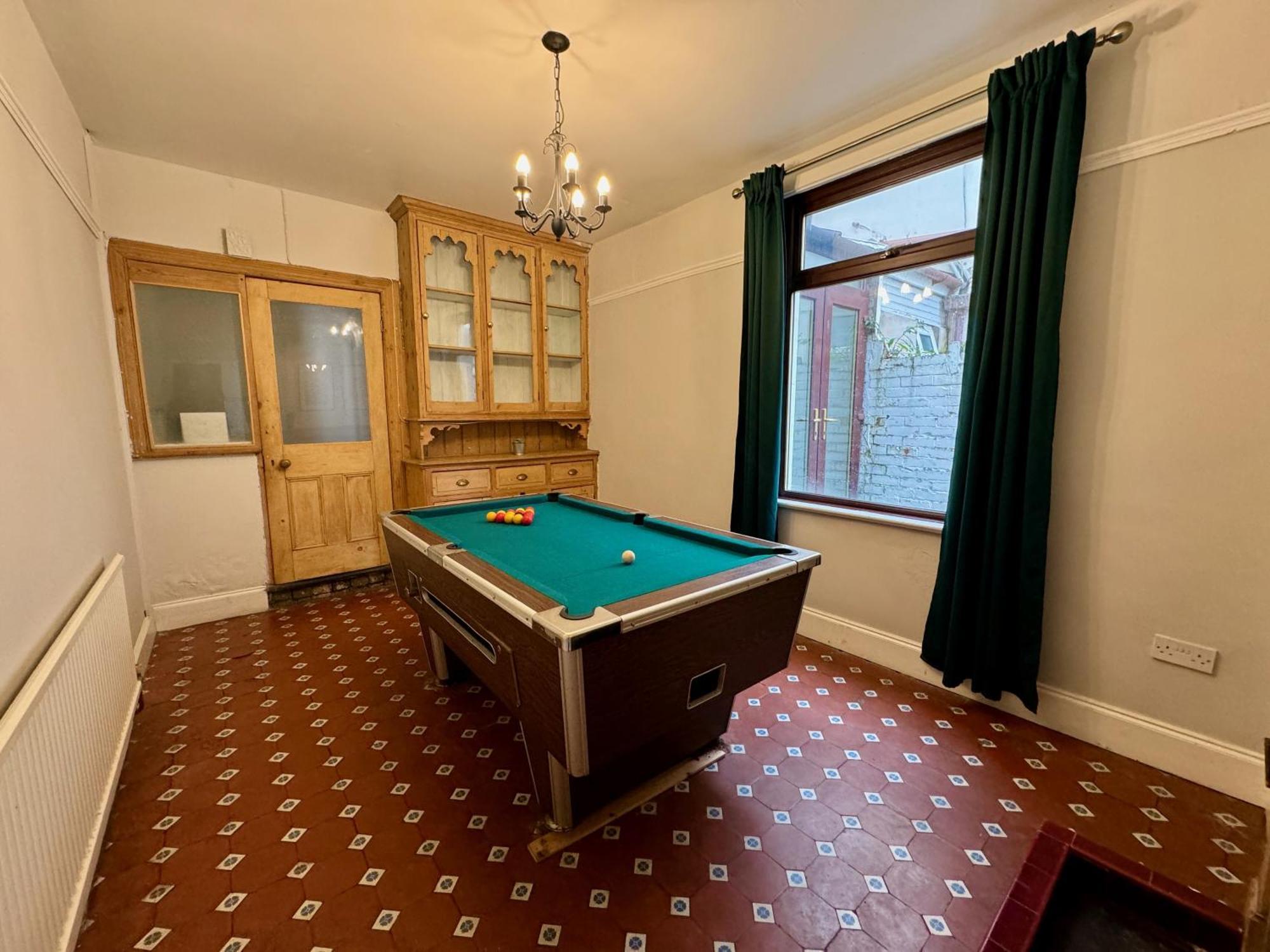 Large Citycentre Townhouse & Hot Tub, Pool Table And Offroad Parking Кардифф Экстерьер фото
